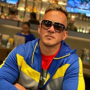 Meet your Posher, Alex